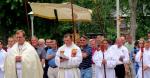 'A profound way to confess our faith in the Eucharistic Christ'