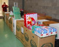 /data/news/9183/file/realname/images/p01__christmas_giving_program.jpg