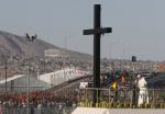 In silence, pope remembers those who cross Mexican-U.S. border