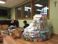 /data/news/13438/file/realname/images/stjohnnewburghfooddrive.jpg