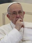 Mass is a time of silence and prayer, not idle chitchat, pope says